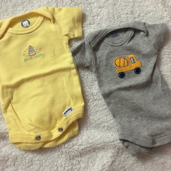 15 TOTAL      5-8lb one piece outfits - Picture 6 of 8